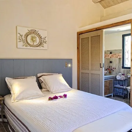 לינה וארוחת בוקר D'hotes Domaine Pero Longo 3*