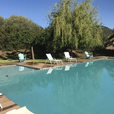 D'hotes Domaine Pero Longo לינה וארוחת בוקר
