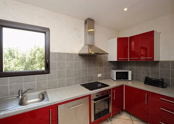 D'hotes Domaine Pero Longo לינה וארוחת בוקר 3*